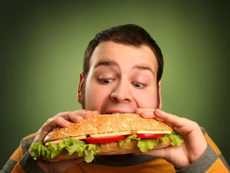 مصرف کالری بیشتر از نیاز روزانه برای چاق شدن سریع کل بدن